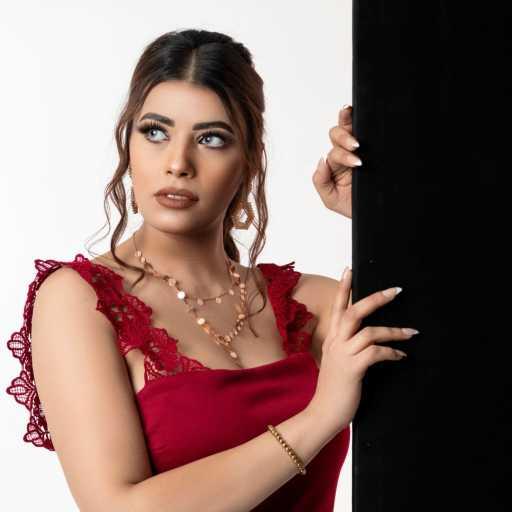 كلمات اغنية اميرة الصباغ – اخر واحدة مكتوبة