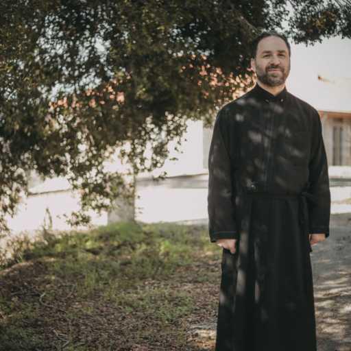 كلمات اغنية الأب بيتر حنا – مجد مريم يتعظم مكتوبة