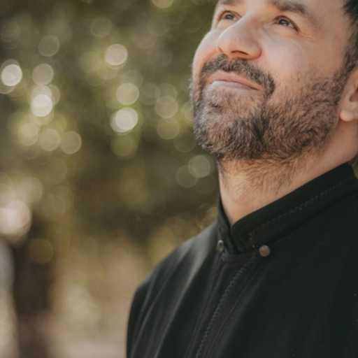 كلمات اغنية الأب بيتر حنا – مار سابا مكتوبة