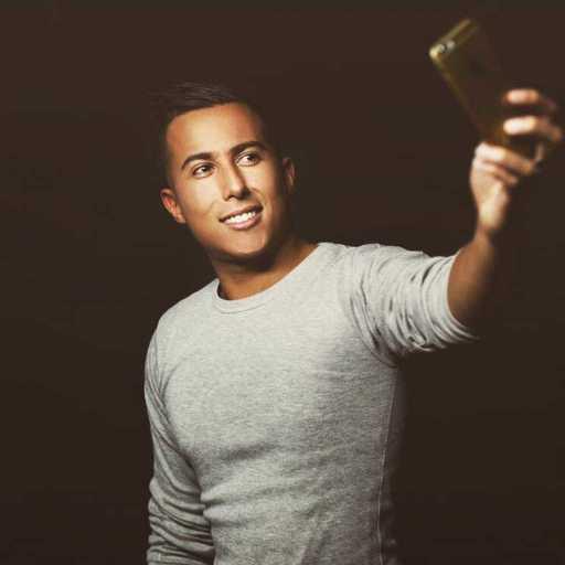 كلمات اغنية أيمن سرحاني – انت القلب مكتوبة