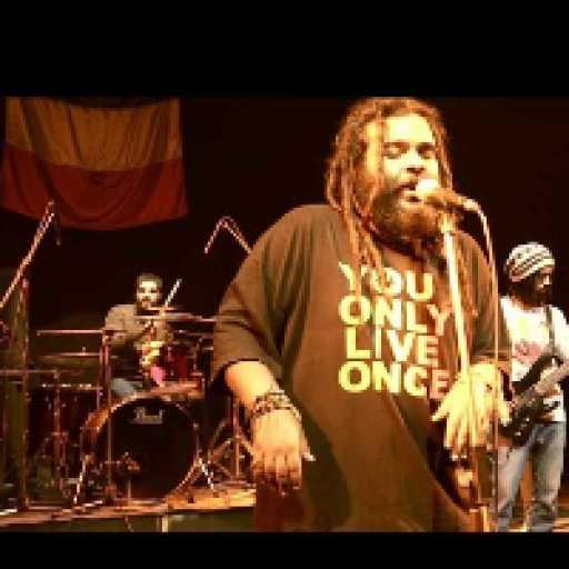 كلمات اغنية هجين – ساكن في المساكن مكتوبة