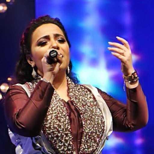 كلمات اغنية ريانا – امي اغلى مكتوبة