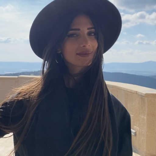 كلمات اغنية رلى عازر – غني عن التعريف مكتوبة